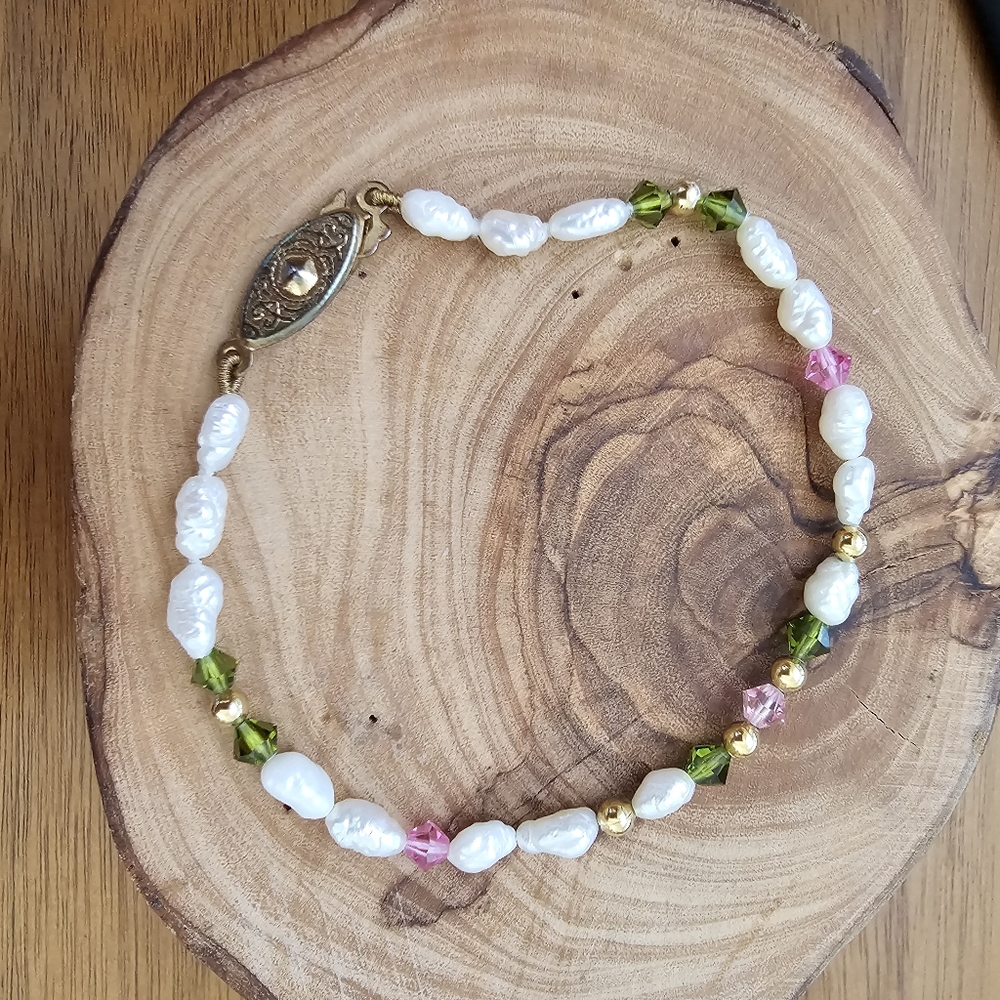 Beaded Bracelet Rice Pearls & Swarovski Style Crystals